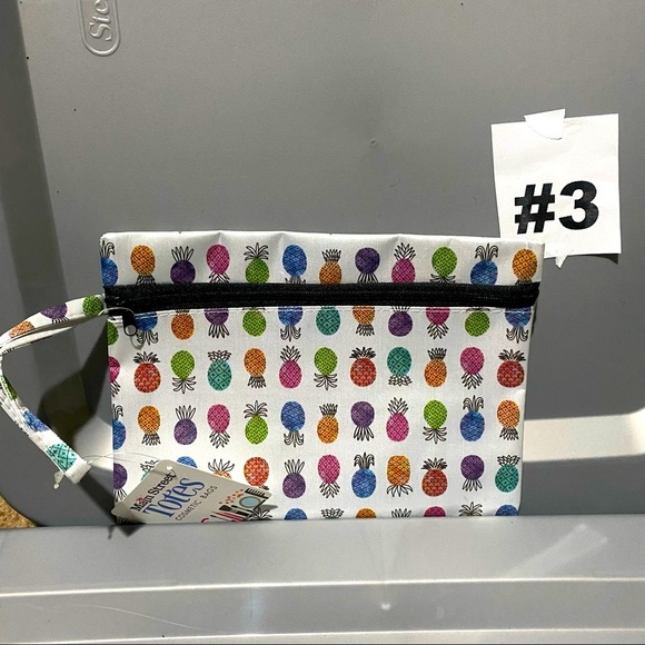Handbags - Colorful Pineapple Zipper Bag